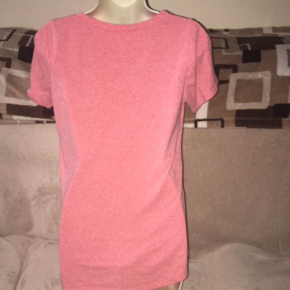 LuLaRoe XS pink v neck tee 💕 - Picture 2 of 3